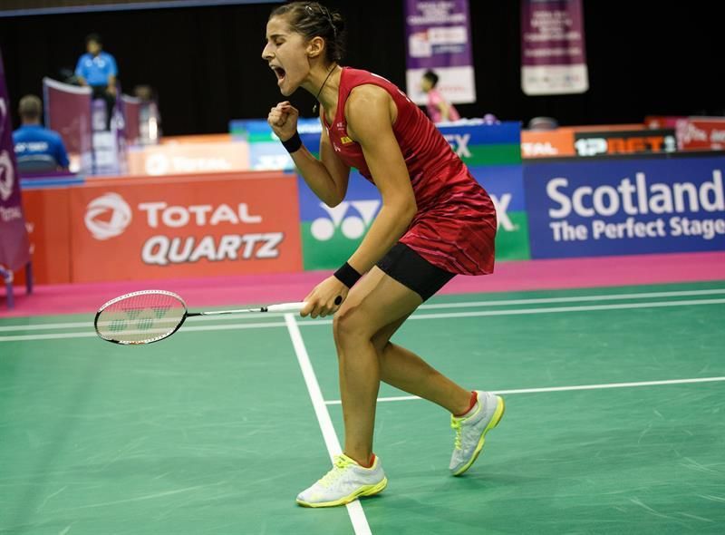 Carolina Marín arrolla en su estreno