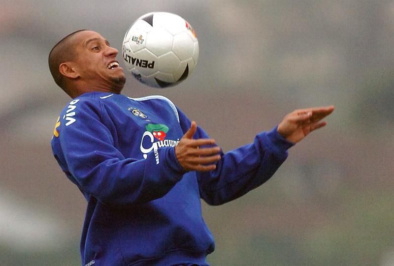 Ordenan prisión a Roberto Carlos por atraso en pensión alimenticia