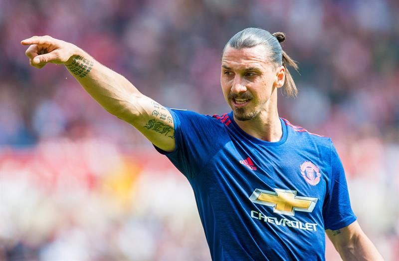 Ibrahimovic regresa al Manchester United con un contrato de una temporada