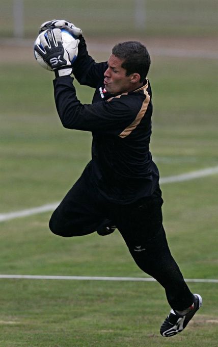 Leao Butrón quiere "gozar" a los 40 años de su regreso a la selección peruana