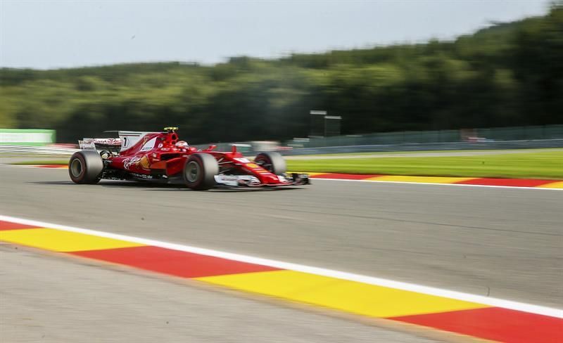 Kimi delante de Hamilton y Vettel en el primer ensayo; Sainz, 7 y Alonso, 13