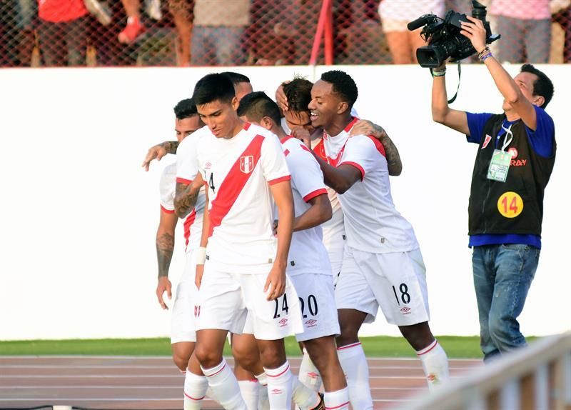 Perú evalúa jugar contra Colombia en el Estadio Monumental de Lima