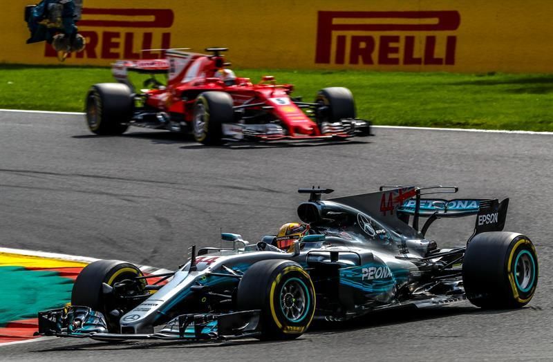 Hamilton añade presión a Vettel ganando en la pista talismán del 'Kaiser'