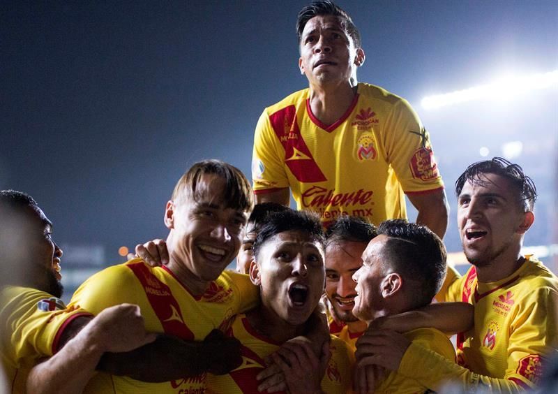 El Morelia vence al América con goles de suramericanos