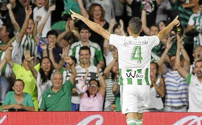 Feddal habla de su debut en el Villamarín, su gol, la adaptación...