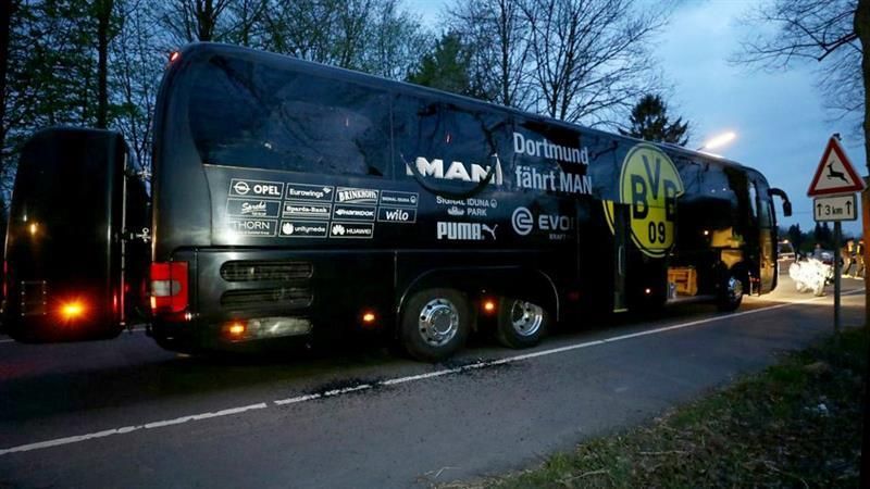 La Fiscalía acusa de intento homicidio al autor del ataque al autobús del Dortmund