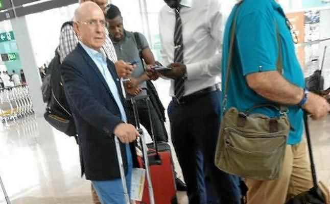 Serra ya vuela con Campbell a Sevilla