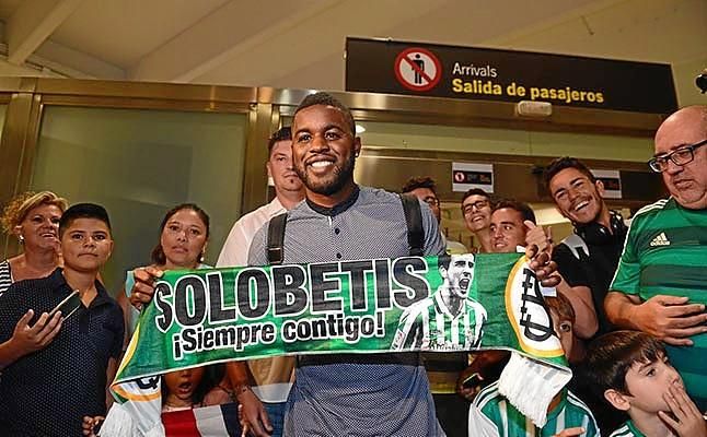 Ya está Joel Campbell en Sevilla