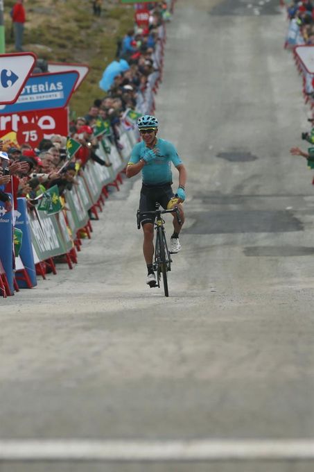 Miguel Ángel López: "Me gusta ser el mejor joven de la Vuelta"