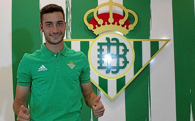 El Betis completa la contratación de Nil Coch