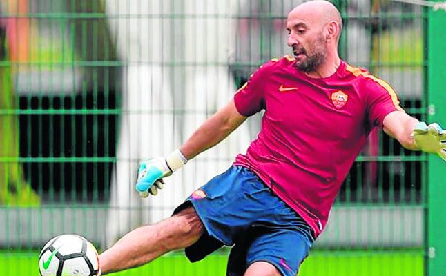 Monchi defiende su gestión tras el enfado de los 'tifosi'