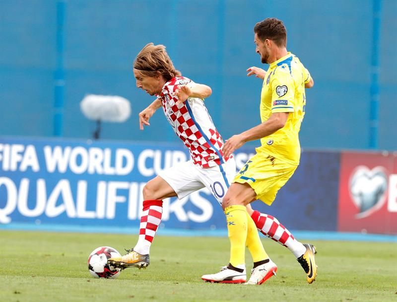 Croacia vence 1-0 a Kosovo tras reanudarse el partido suspendido