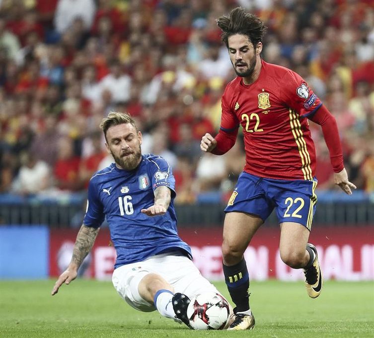 Isco sitúa a España a un paso del Mundial al que también se acerca Serbia