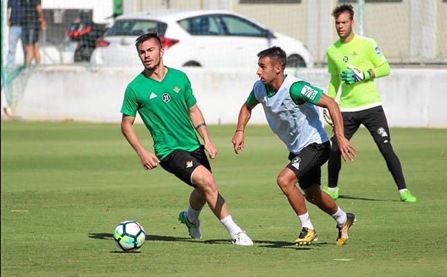 Sanabria y Boudebouz, ausencias en el entreno