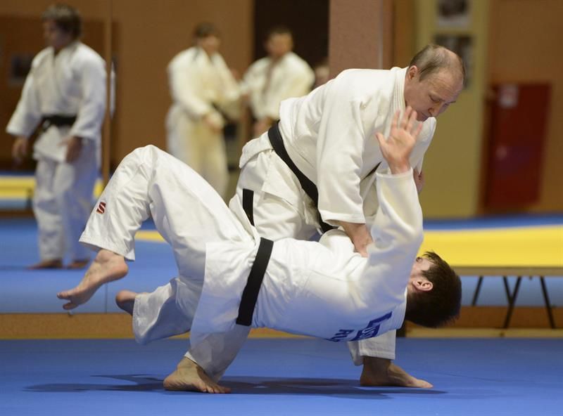 Abe propone combates de judo entre los presidentes de Rusia y de Mongolia