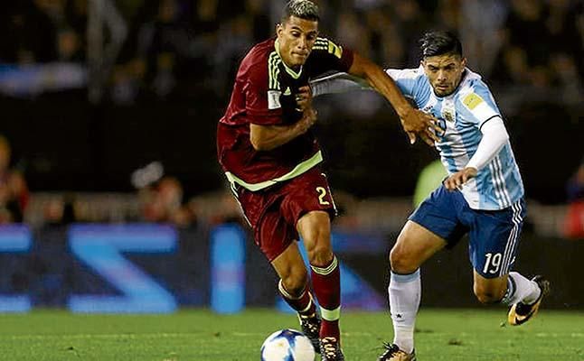 Banega, señalado; Sampaoli, acribillado