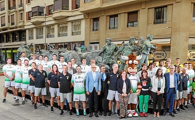 El Helvetia Anaitasuna congrega a numerosos aficionados en su presentación