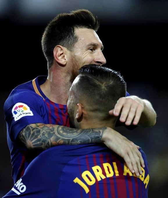 Dos goles de Messi dan ventaja al Barcelona tras los primeros 45 minutos
