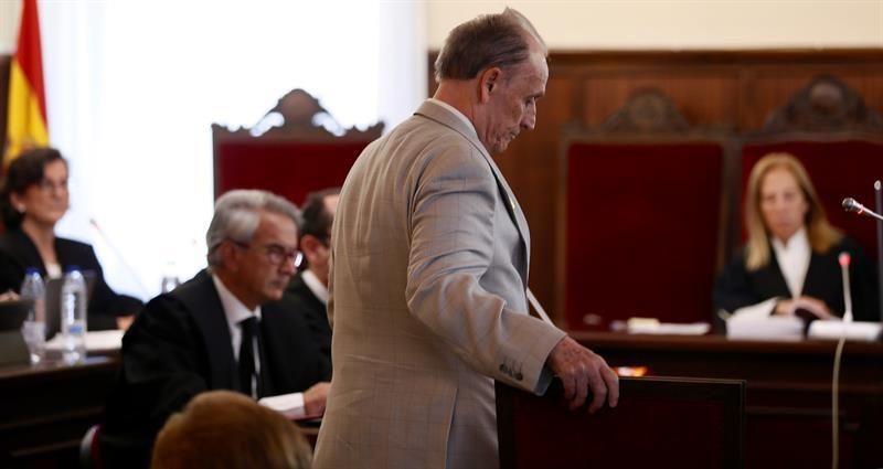 La Audiencia levanta el embargo de las acciones de Lopera en el Betis