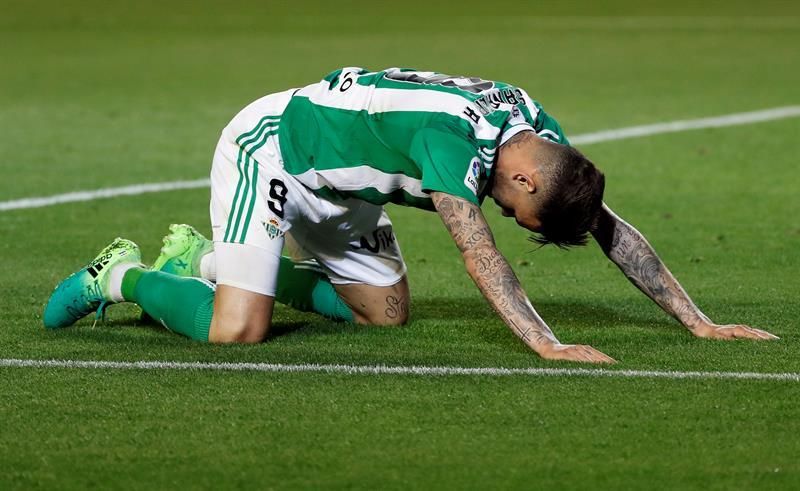 Sanabria, con molestias en la rodilla, baja en la vuelta al trabajo