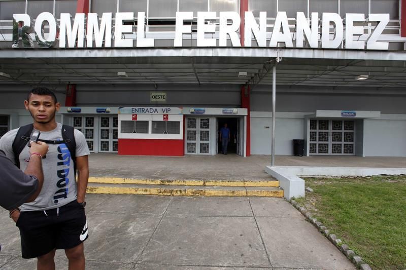 El panameño Ismael Díaz se prepara para el Fabril y espera a la selección