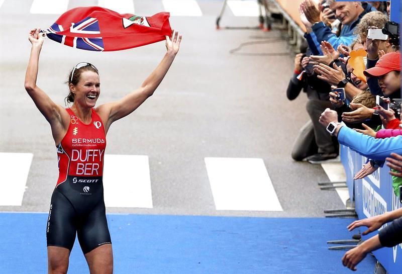 Flora Duffy revalida el título mundial de triatlón con la puntuación perfecta