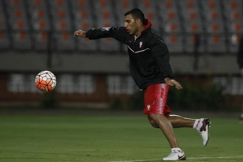 Huracán gana y se acerca a los líderes Boca Juniors y River Plate