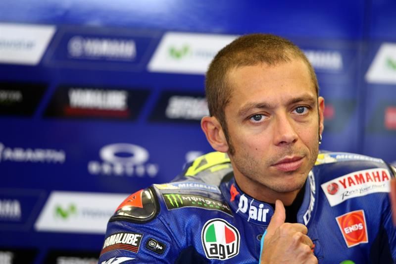 Valentino Rossi viaja a Aragón y se someterá mañana a una revisión para competir