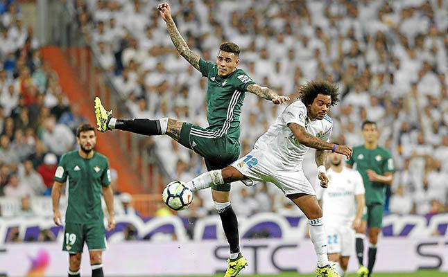 Madrid 0-1 Betis: Triunfa el estilo a través de las manos de Adán y la cabeza de Sanabria