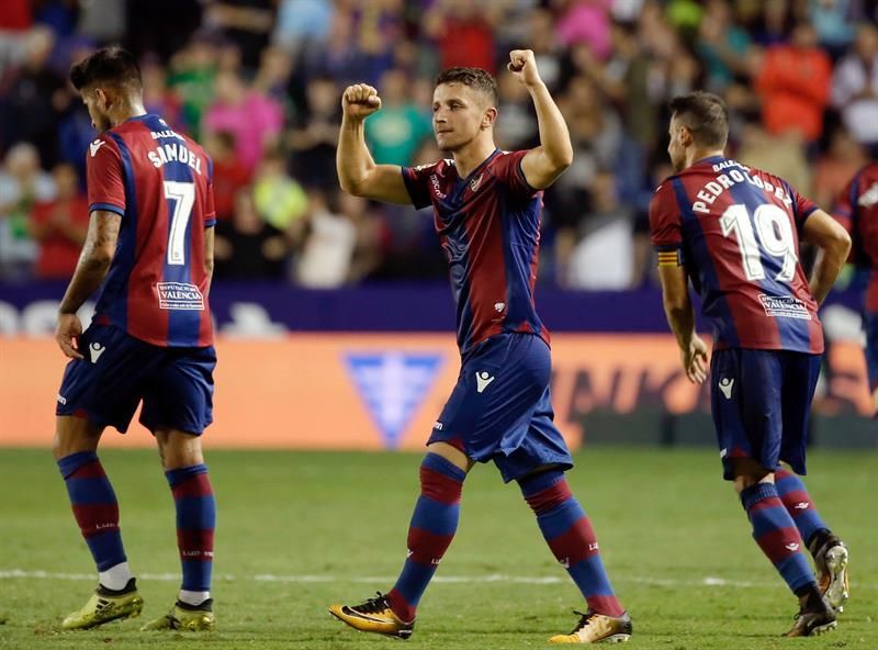 La vida de Bardhi, la nueva estrella del Levante