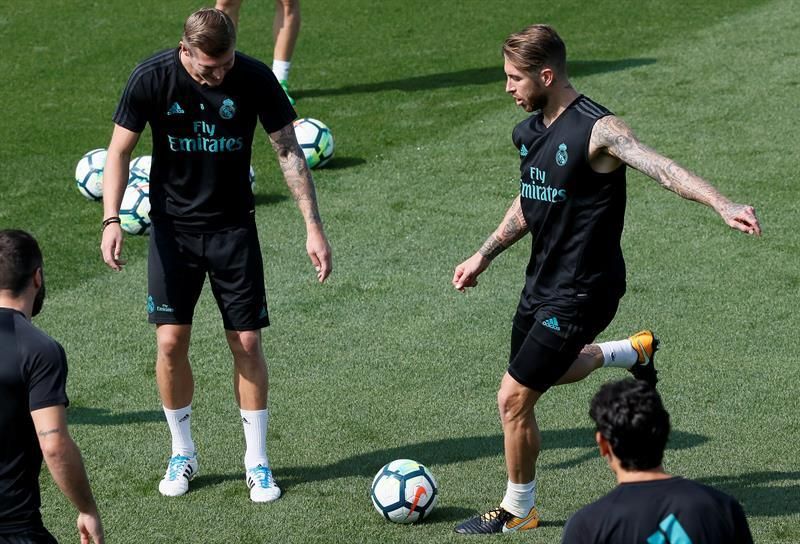 Kroos completa con el grupo el entrenamiento en el Signal Iduna Park