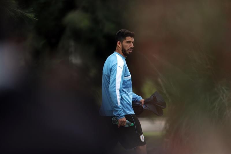 Luis Suárez pide por un fútbol uruguayo "en paz y sin violencia"
