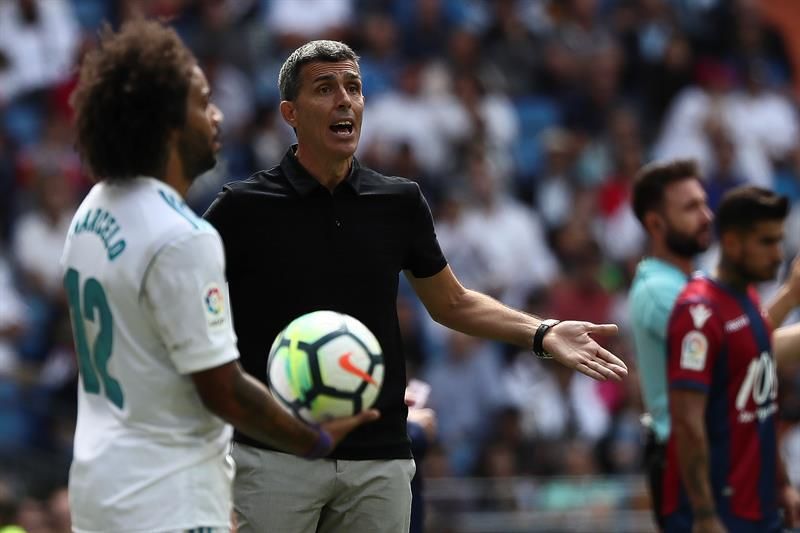 Muñiz sufrió su peor derrota como técnico y el Levante puso fin a su buena racha