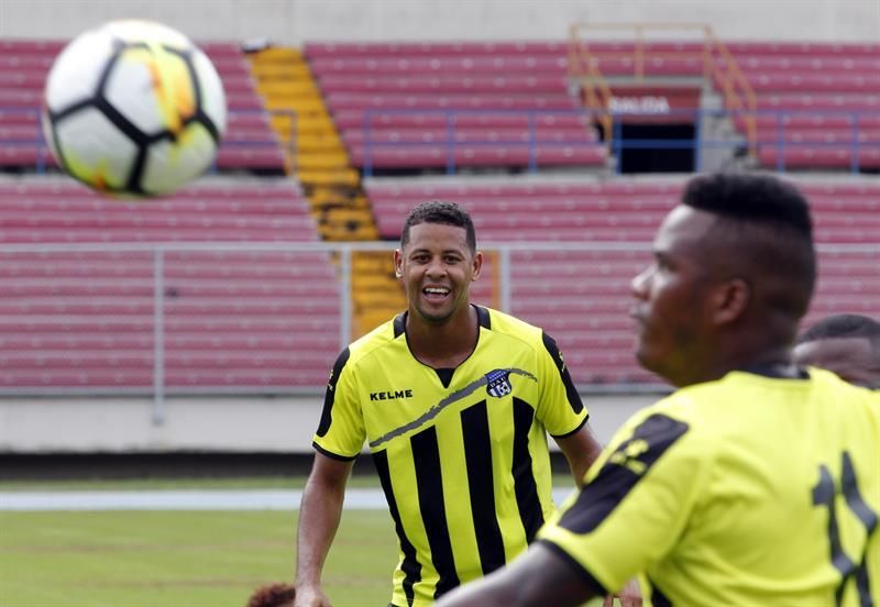 El Árabe Unido de Colón buscará aumentar su ventaja en la liga panameña