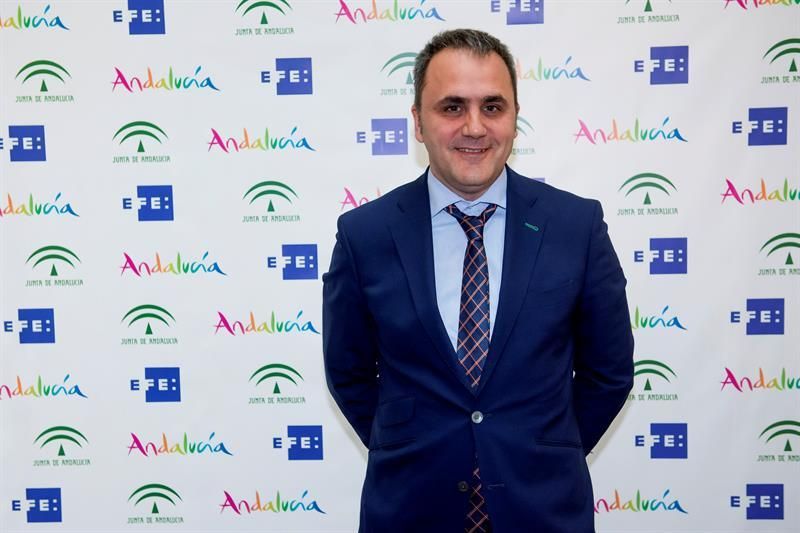 El presidente del Betis Baloncesto espera "mucho" de los pívots Anosike y Golubovic