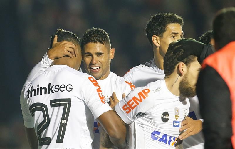 Santos se impone al Palmeiras y se afianza en el segundo lugar del fútbol en Brasil