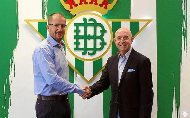 José Juan Romero renueva con el Betis Deportivo hasta 2019