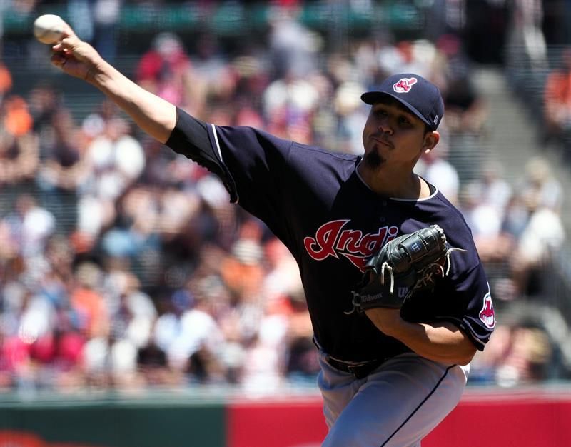 Indios y Astros comienzan dominantes en la Liga Americana