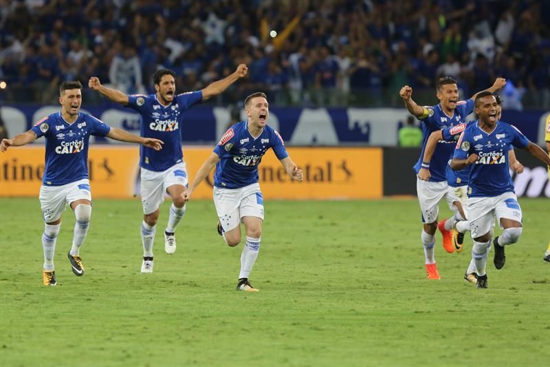 El Cruzeiro gana al Ponte Preta y sube a la cuarta plaza de la liga brasileña