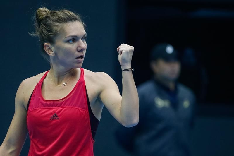 Halep arrebata el número 1 a Muguruza al clasificarse para la final de Pekín