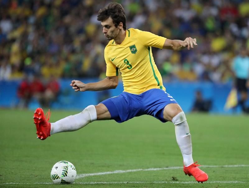 Rodrigo Caio sustituye al lesionado Thiago Silva en la selección brasileña