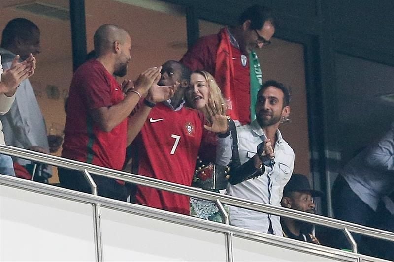 Madonna anima a la selección de Portugal desde la grada