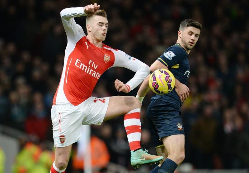 Calum Chambers renueva su contrato con el Arsenal hasta 2021