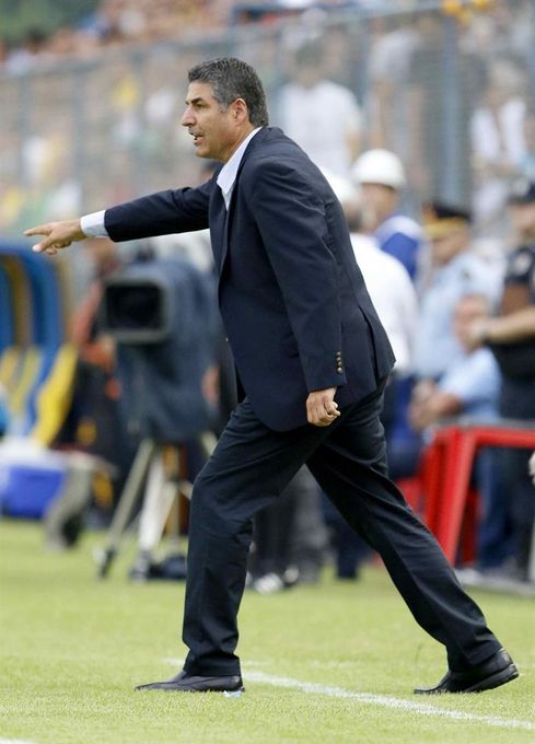 El Táchira despide al entrenador colombiano 'Sachi' Escobar
