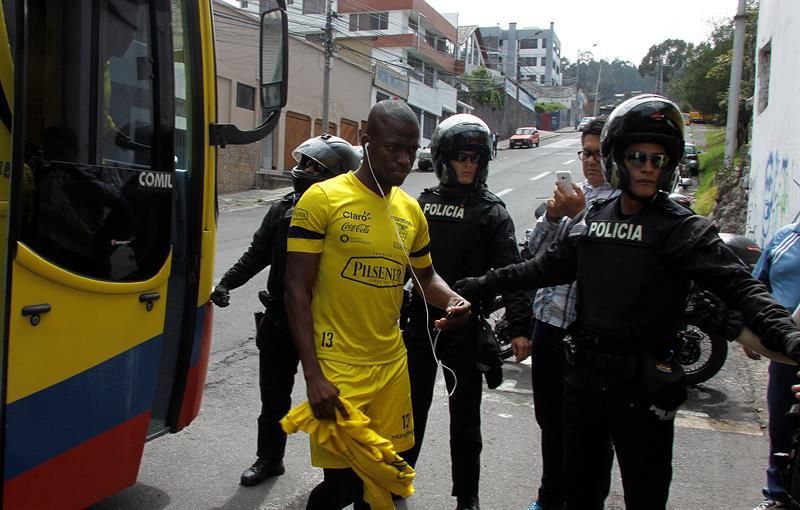 Sancionan a cinco ecuatorianos por indisciplina previo al juego con Argentina