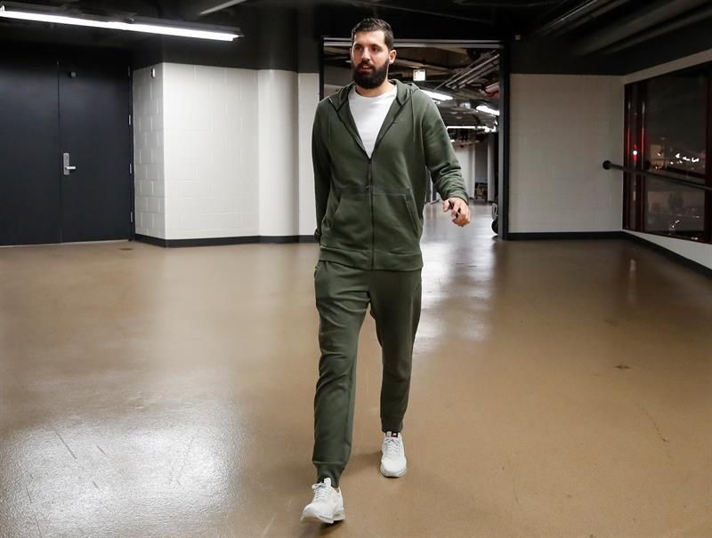 Mirotic se fractura la mandíbula en una pelea con Portis y es baja indefinida