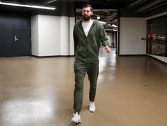 Mirotic se fractura la mandíbula en una pelea con Portis y es baja indefinida