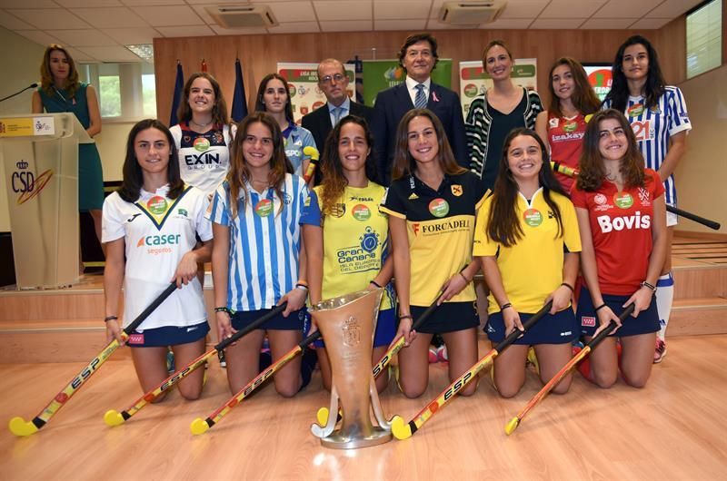 La Liga femenina de hockey se presenta con el nombre de Iberdrola y un homenaje a Barcelona 92