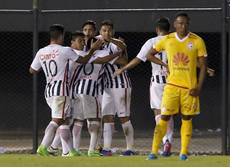 Libertad y Racing, en horas bajas, se miden por la Sudamericana en Asunción