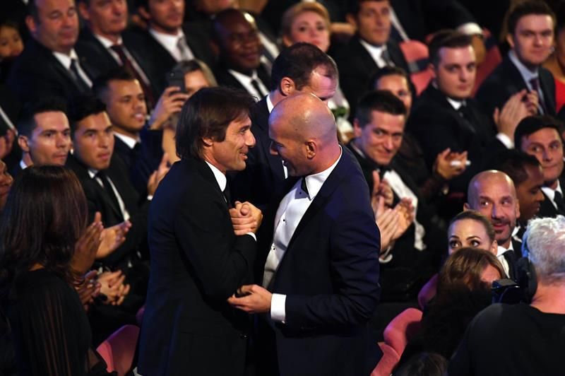 Zidane recibe el premio 'The Best' a mejor entrenador del año